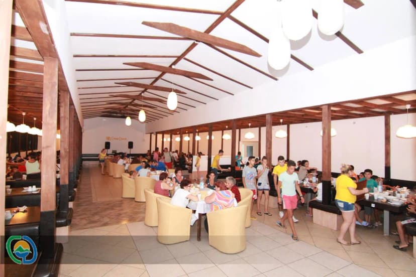 Restaurant cu autoservire all inclusive pentru tabere școlare la Casa Duca Costinești